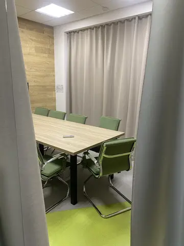 Переговорка после уборки