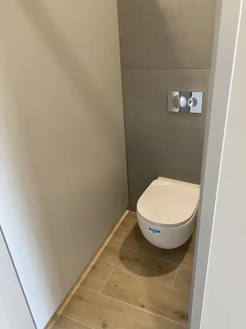 Туалет офиса после клининга