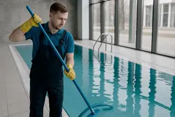 Чистка бассейнов фото1