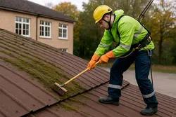 Чистка кровли крыш фото1