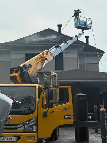 Мойка крыши с вышки